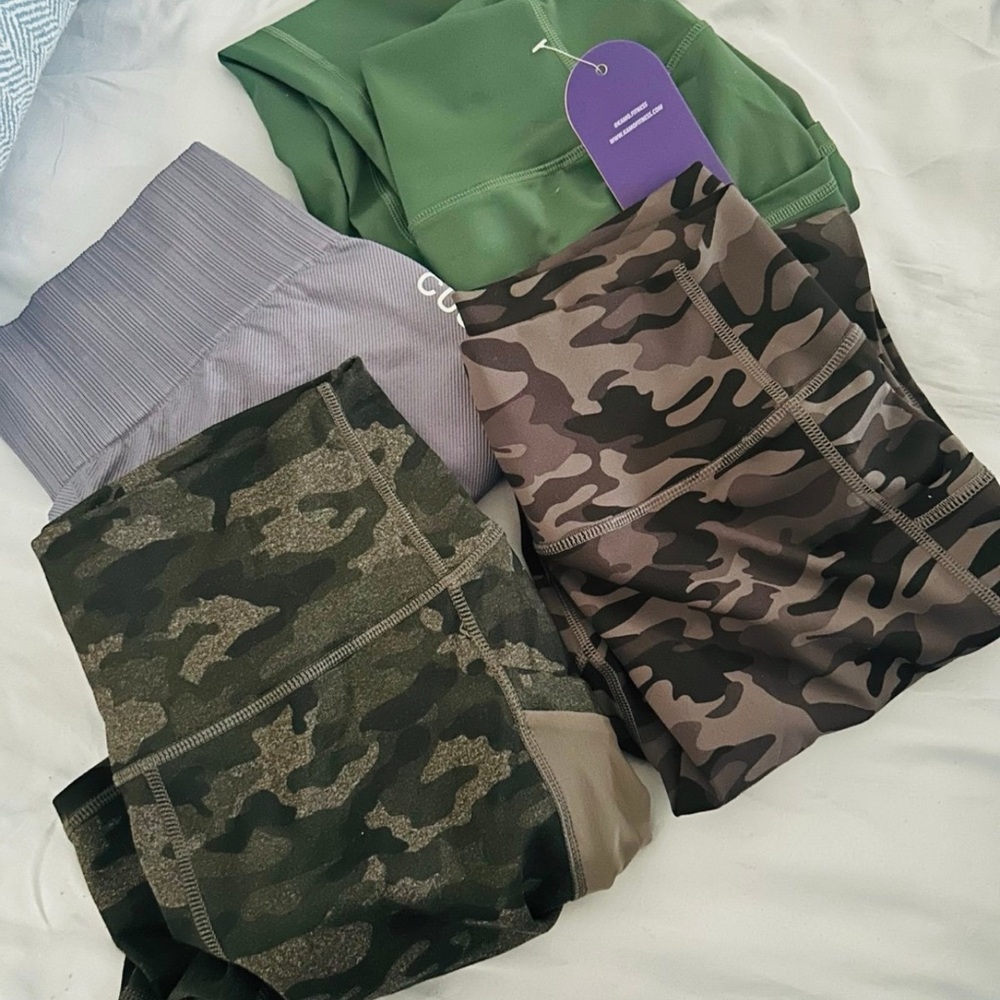 Workout bottoms size M